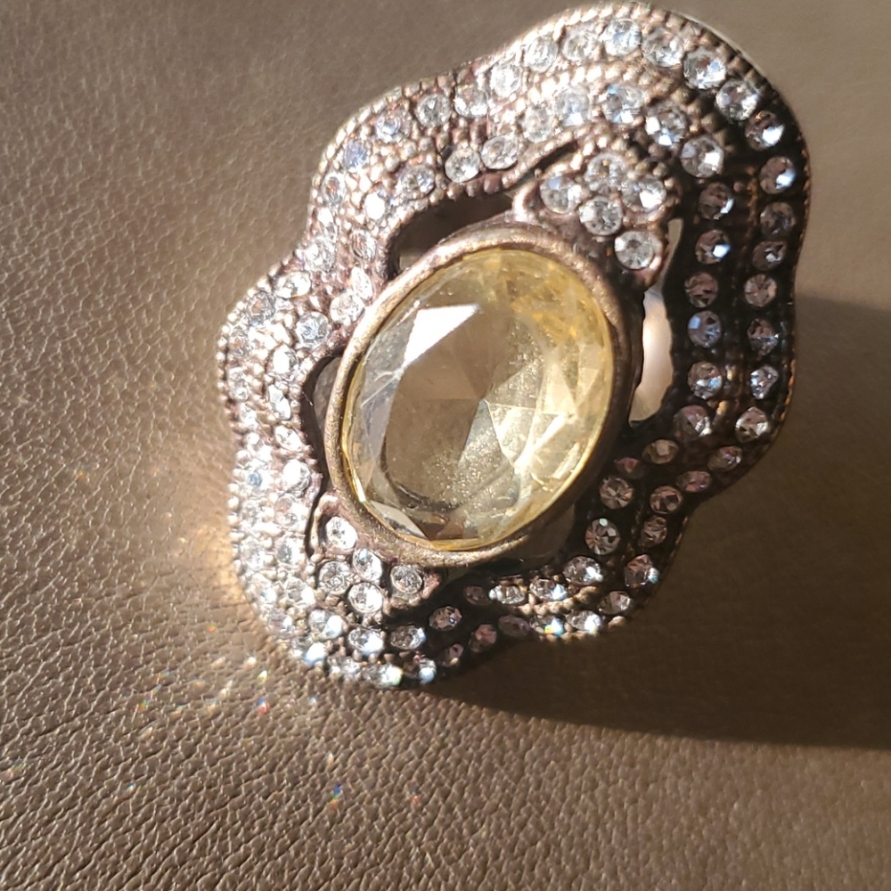 Ring - Picture 2 of 3